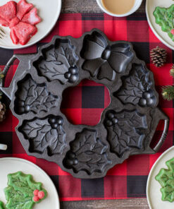 Seasoned Cast Iron Holiday Wreath Pan